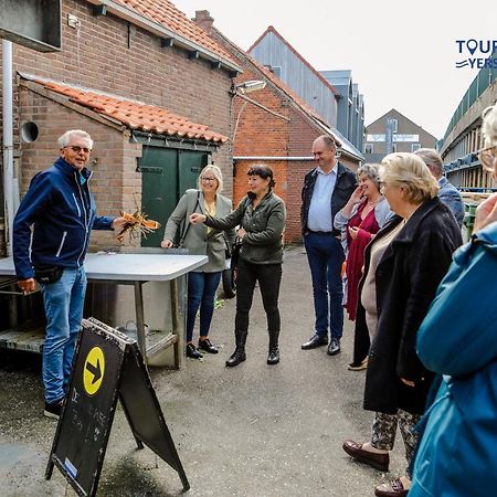 Prachtig Gelegen Vrijstaand Landhuis Hansweert Luaran gambar